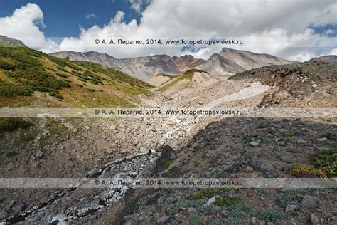 Вулкан Дзензур, или вулкан Дзензурский (Dzenzur Volcano). Полуостров ...