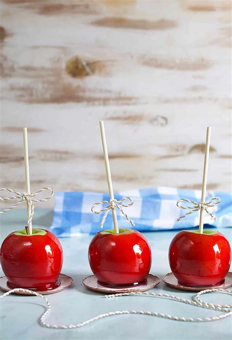 Easy Candy Apple Recipe // Video - The Suburban Soapbox