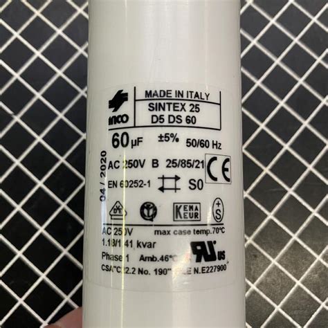 Testing Small Engine Points Capacitor 的图像结果