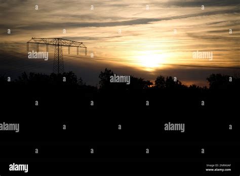 Overhead Power Line 的图像结果