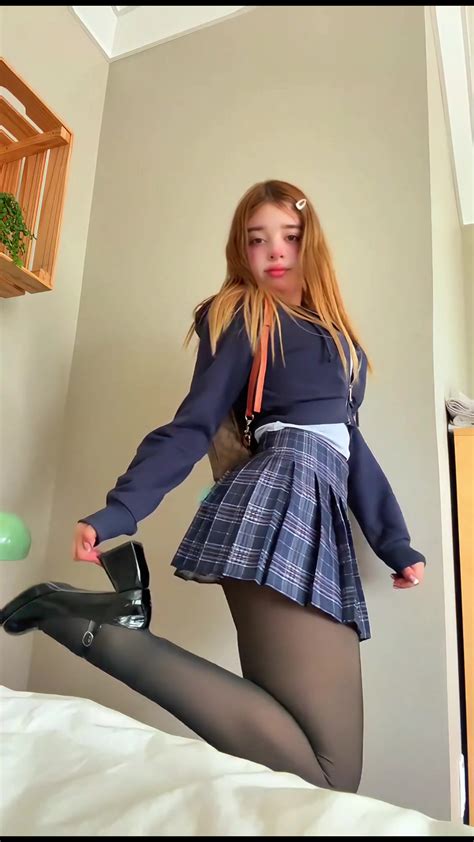 Sarah Sophia (@imsarah.s) - Urlebird