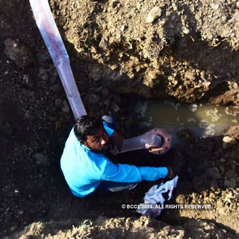 'Water train' reaches Latur, people rejoice- The Etimes Photogallery Page 6