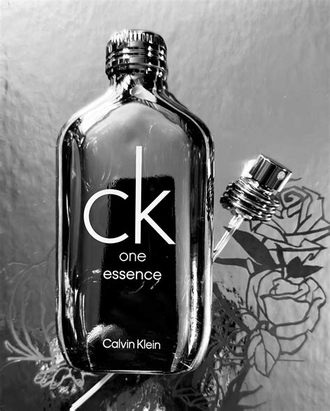 CK One Essence Calvin Klein - una novità fragranza unisex 2024