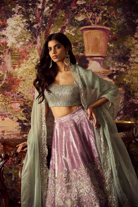Geethika Kanumilli - Lilac One Band Lehenga Set - Elahe