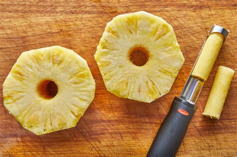 How To Cut Pineapple For Pineapple Bowl at Annabelle Toomey blog