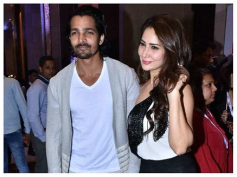 Is Harshvardhan Rane dating Kim Sharma?