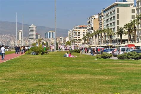 2023 Izmir City Tour with Kordonboyu Republic Square, Konak Square ...