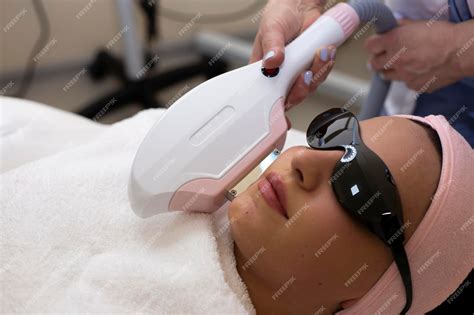 Elos rejuvenation and removal of pigmentation on the face | Premium Photo