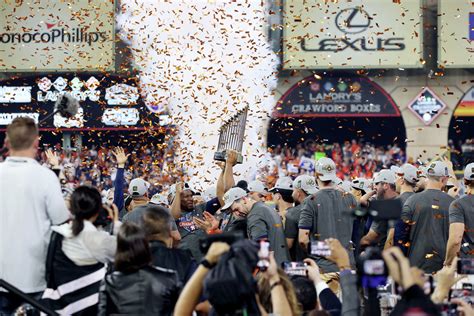 HISD, Aldine ISD cancel school for Astros World Series parade