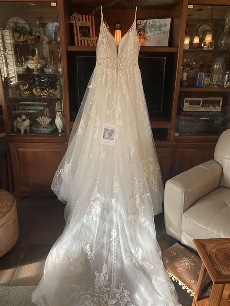 Brand new Allure Bridals Lace A-Frame Wedding Dress for Sale in Scottsdale, AZ - OfferUp