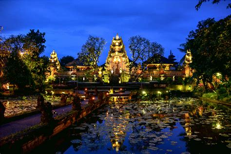 Where To Go In Ubud At Night
