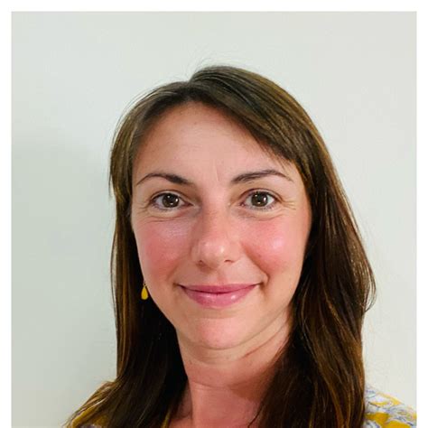 Céline Kernéïs - French Classes Online Voilà