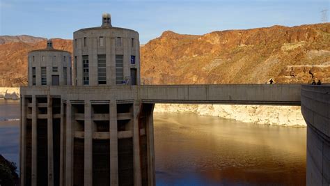 Inside Hoover Dam Intake Towers The Hoover Dam Water Levels Fall To