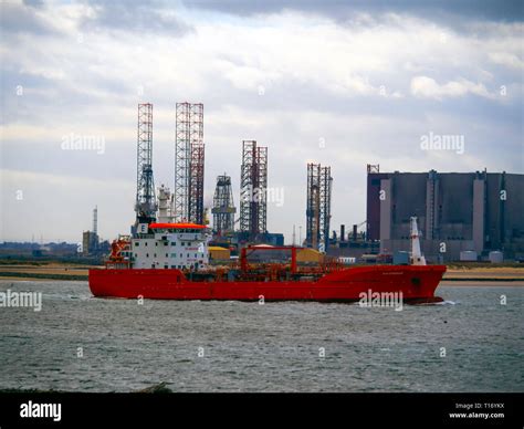 Oil Chemical tanker ELSA ESSBERGER IMO:9481001, MMSI 255805470 ...