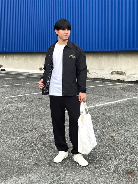 Check styling ideas for「KAWS + Warhol 2 Way Tote Bag、KAWS + Warhol UT ...