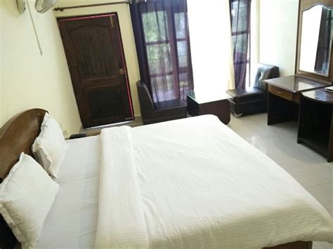 HOTEL USHA PALACE SPRING ROAD (Mussoorie) - Lodge Reviews & Photos ...