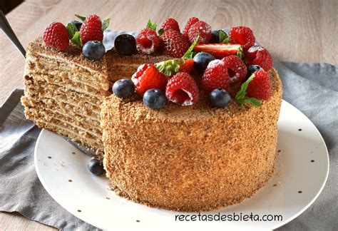 MEDOVIK, tarta de miel rusa - Recetas de Esbieta