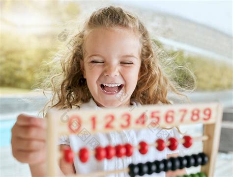 学习数学算盘微笑女孩研究工具容易教育学校-包图企业站