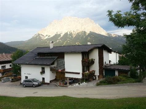 PENSION BERGFRIEDEN (Lermoos) - Guesthouse Reviews, Photos, Rate ...