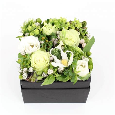 seasonal Box Arrangement（S）white | noir et blanc