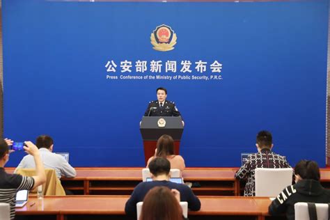 重庆高新区：公安武警首次展开联合武装巡逻 共筑平安“双节”-国际在线