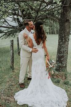Woodsy Bohemian Carolina Wedding At The Cabin Ridge by Woodsy Bohemian Carolina Wedding At The Cabin Ridge Woodsy Bohemian Carolina Wedding At The Cabin Ridge