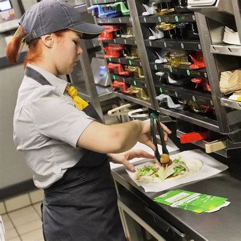 Does Mcdonald's Pay Weekly