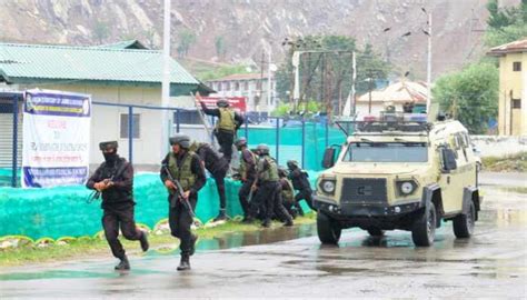 North Kashmir: Three Terrorist Associates Arrested With Arms In ...