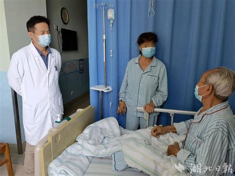 病友“现身说法”助立信心，92岁老人顺利完成肺癌手术_胡卫东_爹爹_医生
