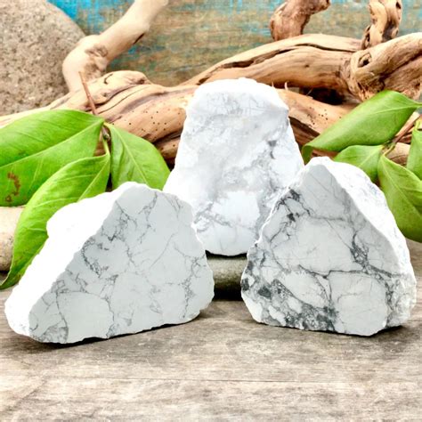 Howlite Raw Crystal – Healing, Calming Energy & Spiritual Balance 1 Kg ...
