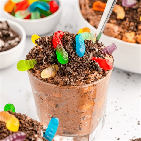 Easy Halloween Dirt Worm Cups Recipe • FoodnService