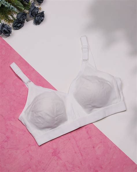 Seamless Non-Wired Everyday Support Bra - White