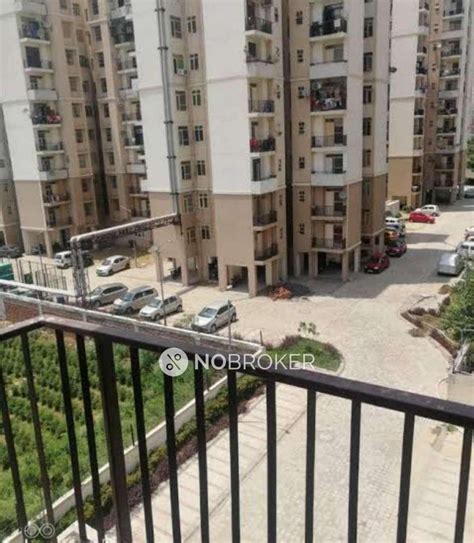 Auric City Homes Sector 82 Rent - WITHOUT BROKERAGE Semi-furnished 3 ...