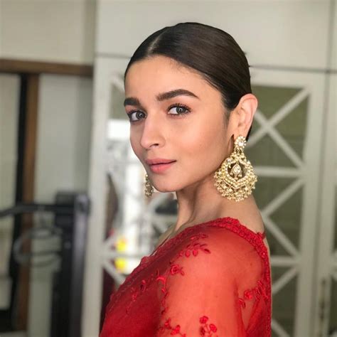 BeautyBuzz: How to wear red lipstick like Bollywood | Vogue India