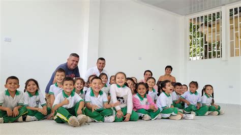 Más niños y niñas felices en el Huila recibiendo aulas de preescolar ...