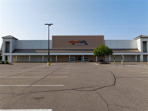 Urban Air Sterling Heights — Batal Real Estate