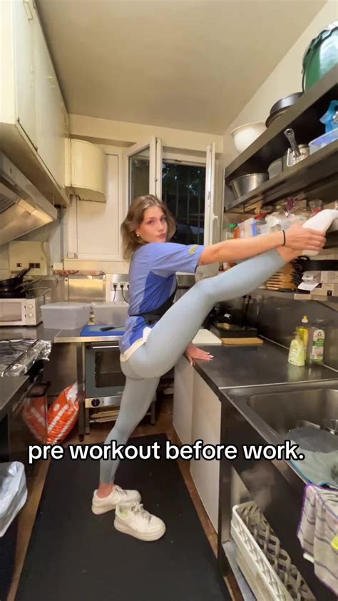 Kelly (@blondekelly.tylr) - Urlebird