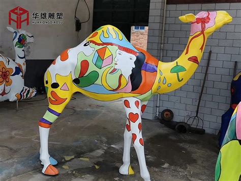 彩绘骆驼 (5)玻璃钢雕塑_曲阳县华雄园林雕塑有限公司