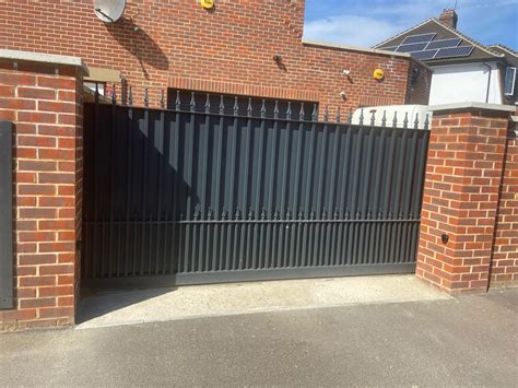 Sliding Driveway Gates UK - Sliding Driveway Gates Surrey - Bajwa Steel LTD