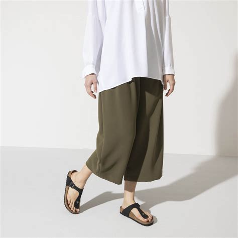 BIRKENSTOCK Gizeh Vegan Birko-Flor Sandal - Green, Black