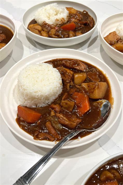 Japanese Chicken Curry (Chicken Kare) チキンカレー - Okonomi Kitchen