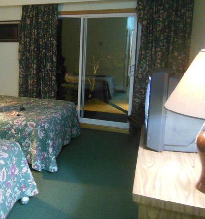 TOBERMORY INN & SUITES (Ontario) - Cottage Reviews & Photos - Tripadvisor