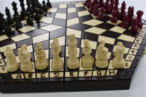 3 - PLAYER CHESS(M) - Chess The Game