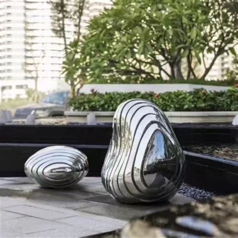 不锈钢水景雕塑户外城市地标性摆件几何景观小品鹅软石草地摆件