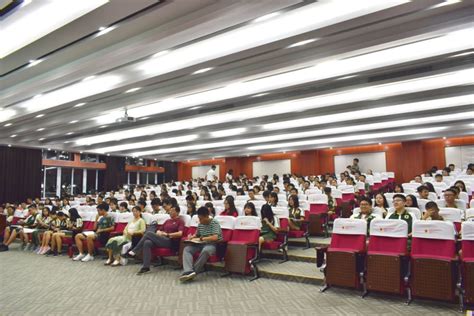 2020东莞高考丨东莞外国语学校举行管乐送考仪式，为学子加油助威