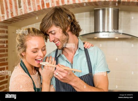 Boyfriend Tricks Girlfriend Taste Challenge 的图像结果