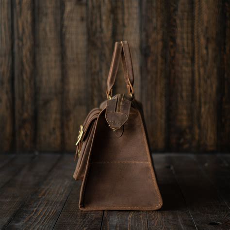 Leather weekend bags for men – Craft & Glory