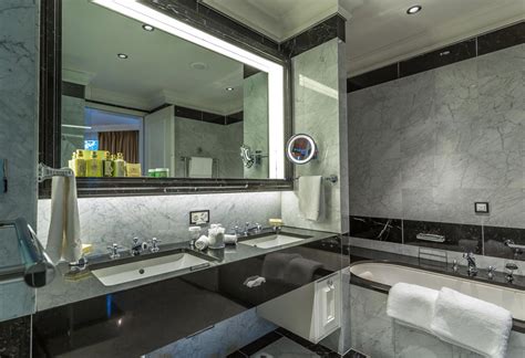10 Star Hotel Bathroom