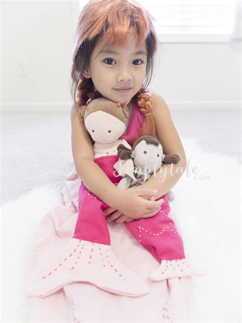 {DIY} Mermaid Tail Blanket | Simply Tale