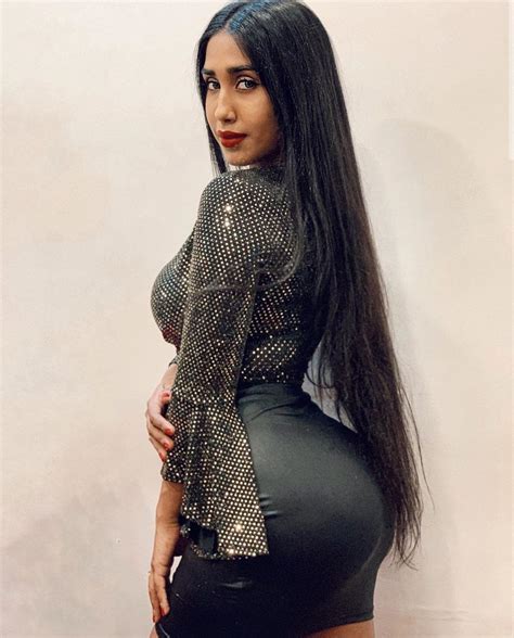 Big butts and beyond : BrownHotties